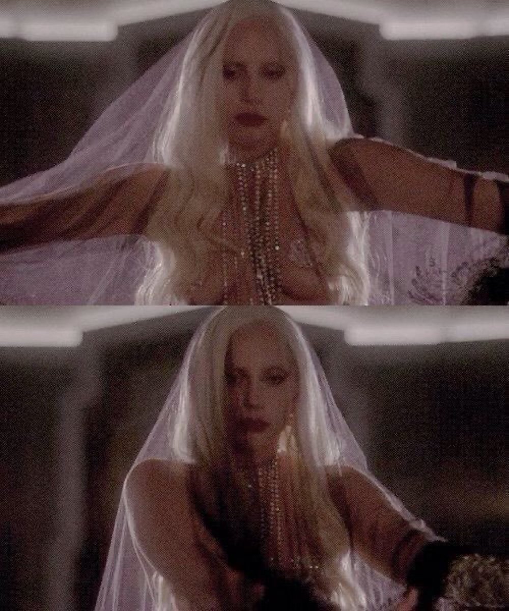 𝑳𝑰𝑽𝑰𝑵𝑮 𝑫𝑬𝑨𝑫 𝑮𝑰𝑹𝑳 🦇 (@screamnhorror) on Twitter photo 