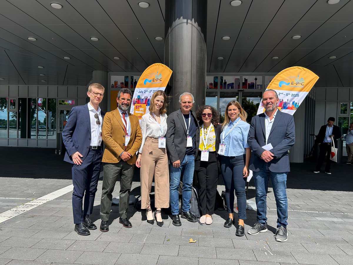 Pancreas Verona (@pancreasverona) on Twitter photo Our group at the <a href="/EurPancClub/">EPC-Europ Pancr Club</a> meeting in Düsseldorf, (with our 🇫🇷 friend <a href="/NelsonDusetti/">Nelson Dusetti 🇫🇷 🇦🇷</a>!) perfectly organized by <a href="/IEspositoPATH/">Irene Esposito</a>. The house of European Pancreatology🇪🇺, where basic science, molecular biology, pathology, gastroenterology, surgery, and oncology come together🤝. Our group at the <a href="/EurPancClub/">EPC-Europ Pancr Club</a> meeting in Düsseldorf, (with our 🇫🇷 friend <a href="/NelsonDusetti/">Nelson Dusetti 🇫🇷 🇦🇷</a>!) perfectly organized by <a href="/IEspositoPATH/">Irene Esposito</a>. The house of European Pancreatology🇪🇺, where basic science, molecular biology, pathology, gastroenterology, surgery, and oncology come together🤝.