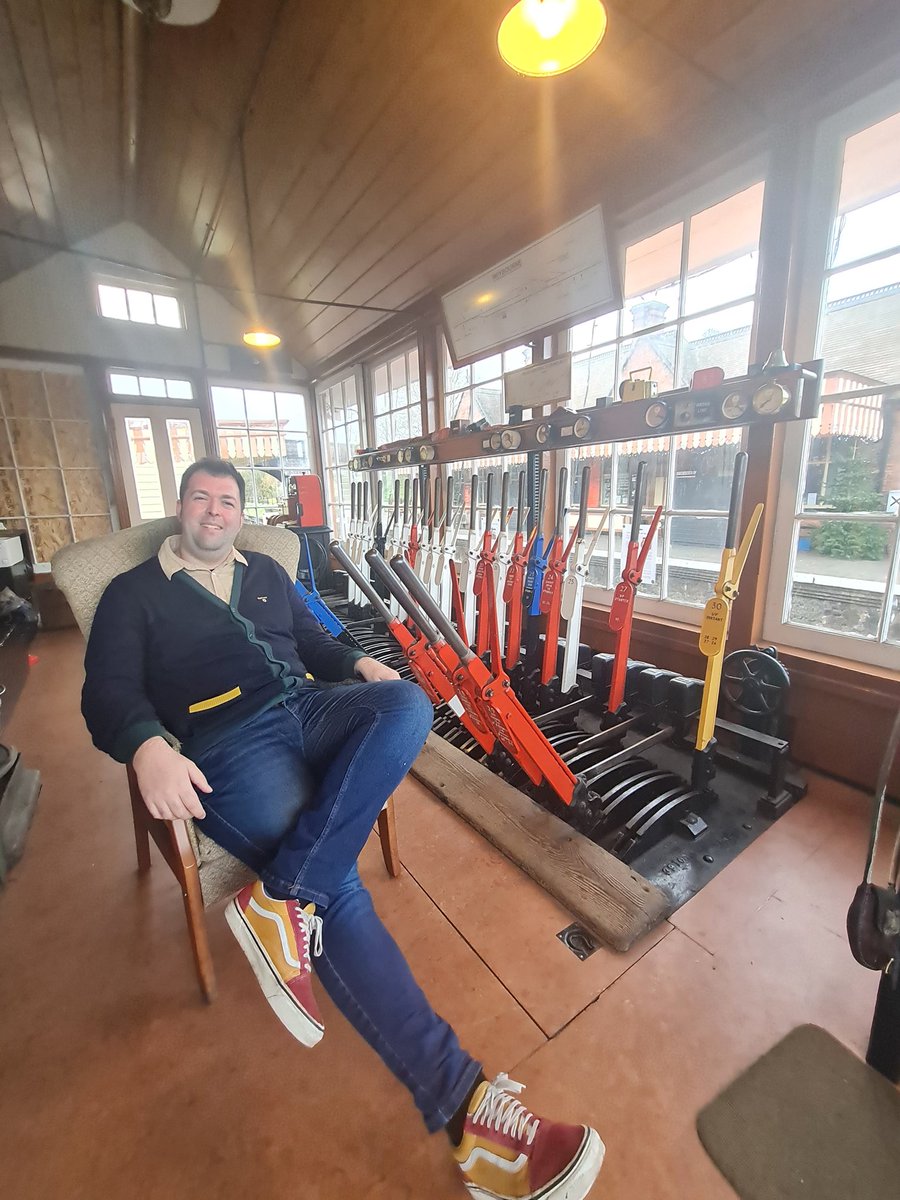 Right On Track tweet media