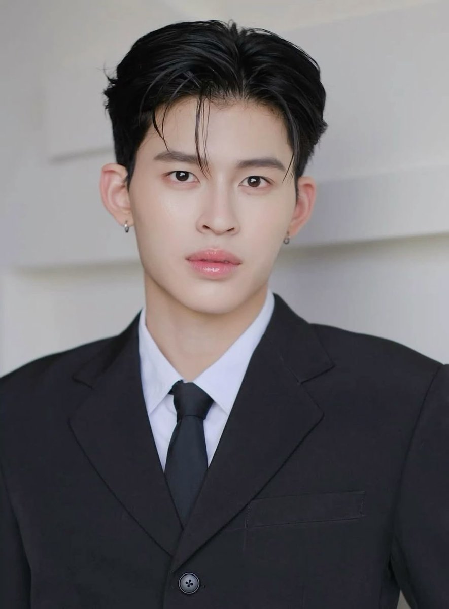 tth_boom's tweet photo. อันนี้ก็ธีรกิต เคียน ลี มาก ก็ยังต้องบอกอีกรอบว่าปอนด์เกิ���มาเพื่อเป็นคุณธีร์ 😭 

#MeAndTheeSeries 
#ppnaravit https://t.co/GAIDsHeHt2