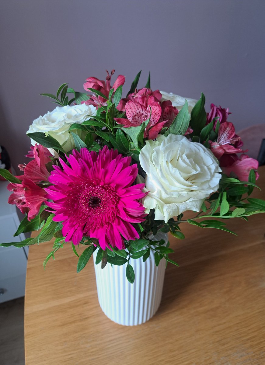 My boyfriend got me pretty flowers💐🥰