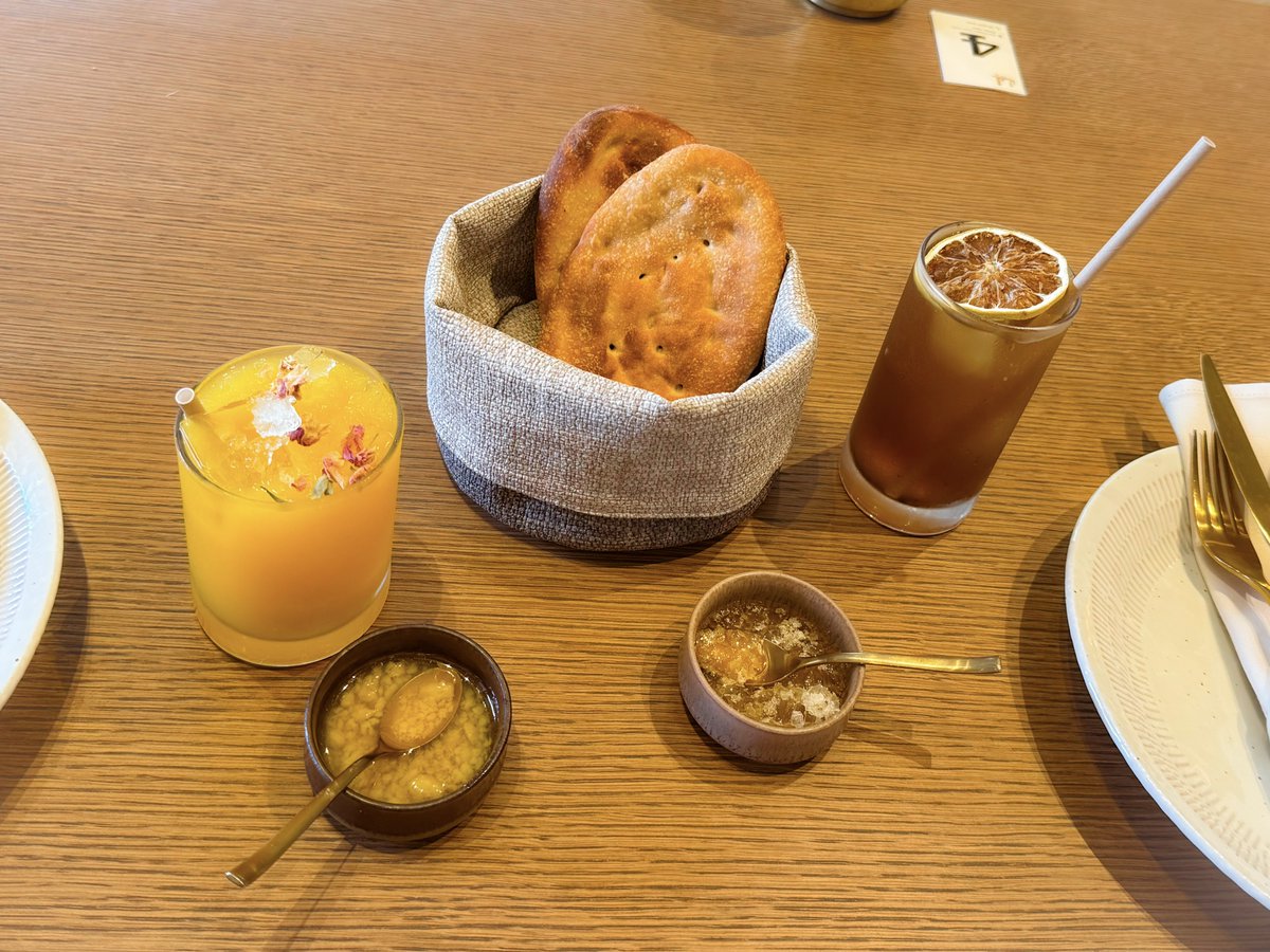 サウジアラビア館のレストランのご飯は高額だと聞いてビビってたけど