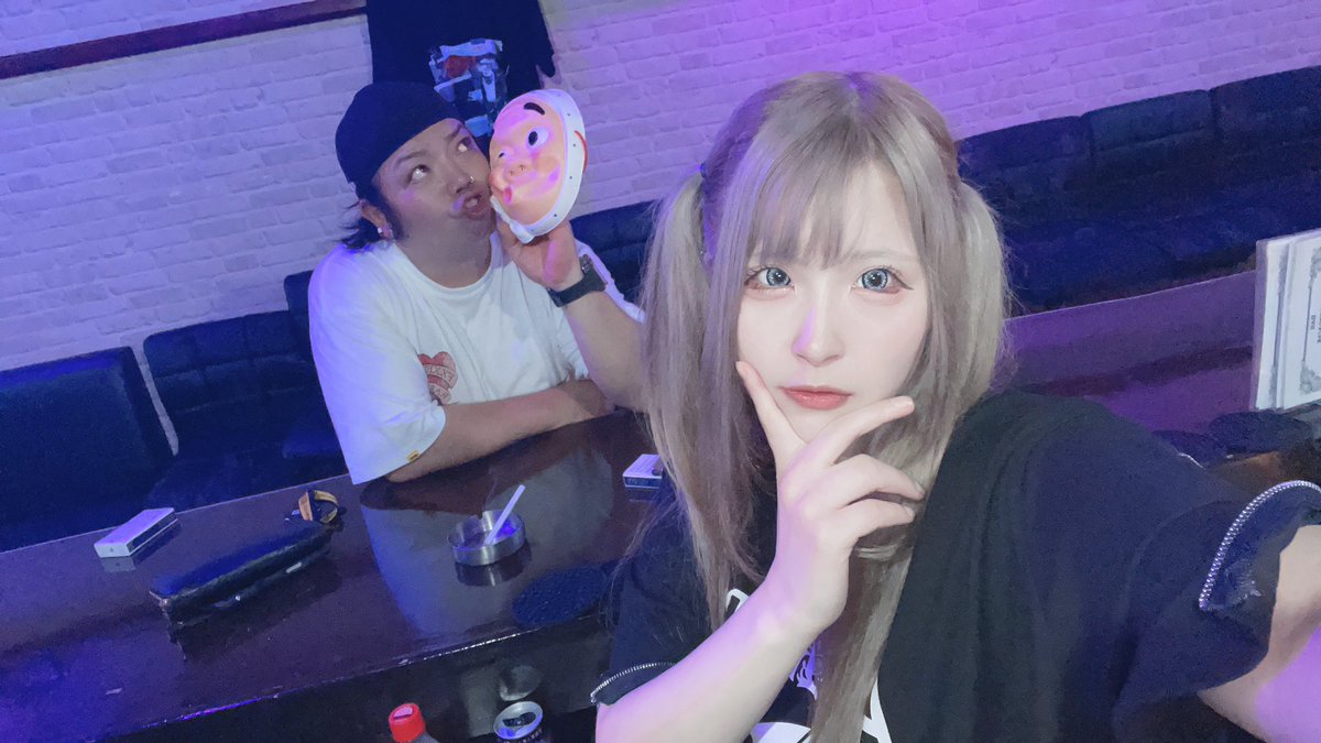 BAR TOMODACHI (@bar_tomodachi) on Twitter photo 7月6日(日)出勤キャスト
20時〜朝5時
・のこ(<a href="/N_OwOxx/">のこ🧸BAR TOMODACHI</a> )
・しんじ(<a href="/guilty8777/">ナイス害 aka Mr.$HIN-G</a>)
昨夜も沢山のご来店ありがとうございました✨
本日も安定ののこ・しんじコンビで盛り上げていきます❤️🔥
#歌舞伎町
#カラオケバー 7月6日(日)出勤キャスト
20時〜朝5時
・のこ(<a href="/N_OwOxx/">のこ🧸BAR TOMODACHI</a> )
・しんじ(<a href="/guilty8777/">ナイス害 aka Mr.$HIN-G</a>)
昨夜も沢山のご来店ありがとうございました✨
本日も安定ののこ・しんじコンビで盛り上げていきます❤️🔥
#歌舞伎町
#カラオケバー