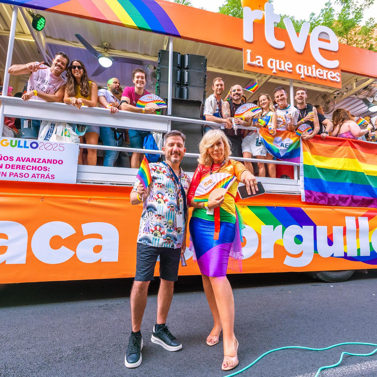 🌈  '¡Saca tu orgullo!': <a href="/rtve/">RTVE</a> celebra el Orgullo 2025 con artistas de <a href="/eurovision_tve/">Eurovisión España - RTVE 🇪🇸</a> y el <a href="/BenidormFestTVE/">Benidorm Fest</a>.

🌈 La carroza de RTVE ha vuelto a recorrer por cuarto año consecutivo las calles de Madrid.

🌈 <a href="/aitoralbizua/">Aitor Albizua</a> y <a href="/EvaSoriano90/">Eva Soriano</a> han retransmitido en directo la