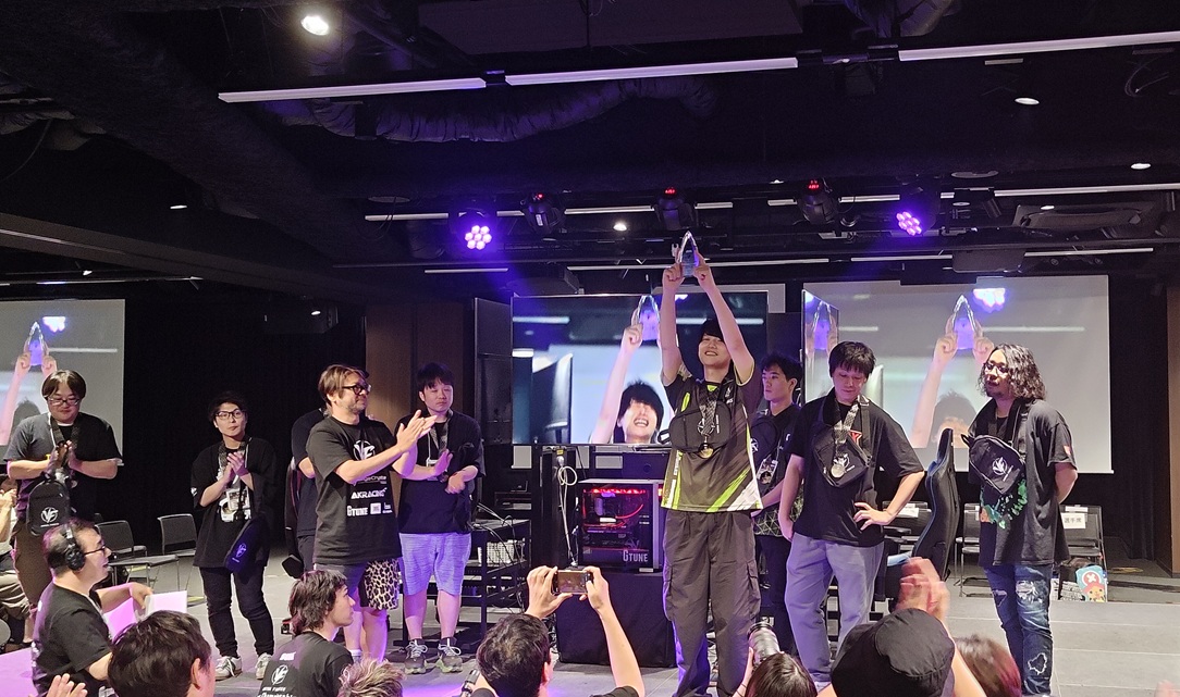 【ASIA Qualifier in JAPAN トーナメントが決着！】

トーナメントを勝ち進み、見事優勝した <a href="/Jeanogre/">バルゴ</a> 選手にはアジアチャンピオンの栄冠と、『VFOC Global Finals』への参加権が与えられます！

おめでとうございます🎉