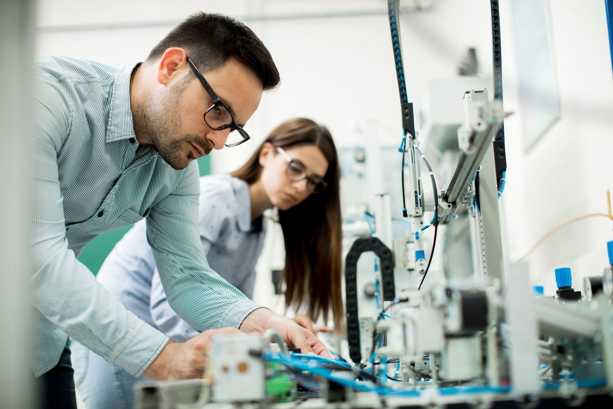 👩‍⚕️ La Junta aumenta en 29 efectivos los investigadores predoctorales de universidades y centros de I+D con una inversión de casi 3 M€, con el fin de reforzar la formación de nuevo talento investigador.

🔗 lajunta.es/5r2la

🇪🇺 #FondoSocialEuropeoPlus #FSE+