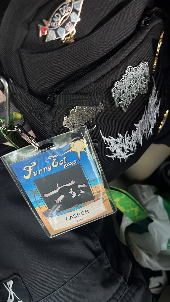 dangitcasper's tweet photo. Good bye #FurryEST I chose a suitable badge picture for sure. 💀 🪦 https://t.co/GNJWipq2Zq