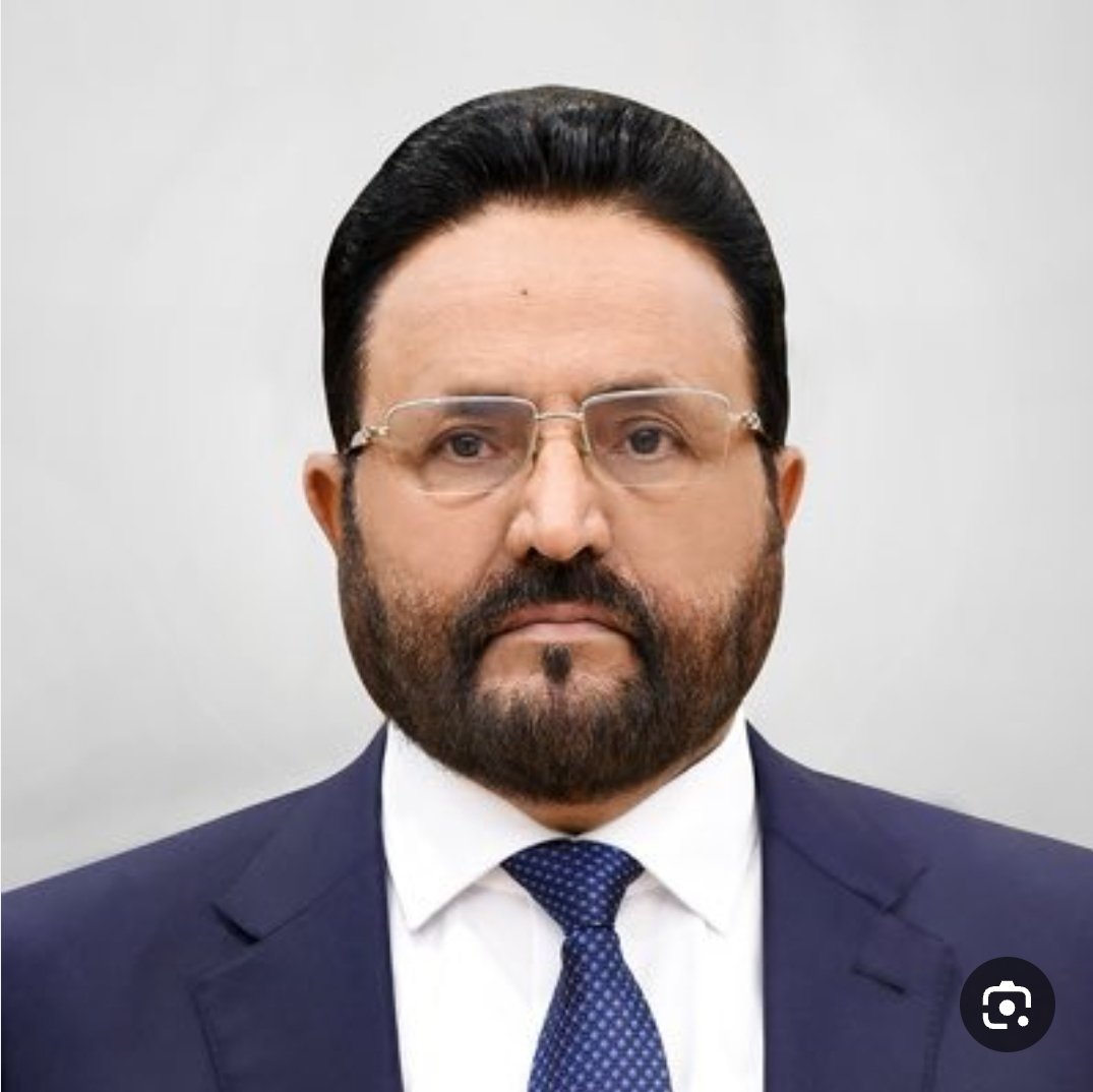 حلمت حلم اللهم اجعله خير...
عيدروس الرئيس ونائبه العرادة..جالس ابحث في كتب التفاسير🤔