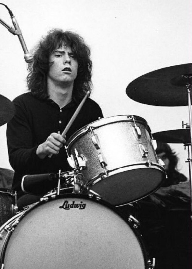 espofootball's tweet photo. BTD Jul6,1949 #MichaelShrieve (Michael Shrieve) drummer Santana 1969 US #9 Evil Ways, US #4 Black Magic Woman. Shrieve played on Satana's 1st 8 LPs from 1969-74. At age 20, Shrieve was the second youngest musician to perform at Woodstock https://t.co/EpgMYWiMoO