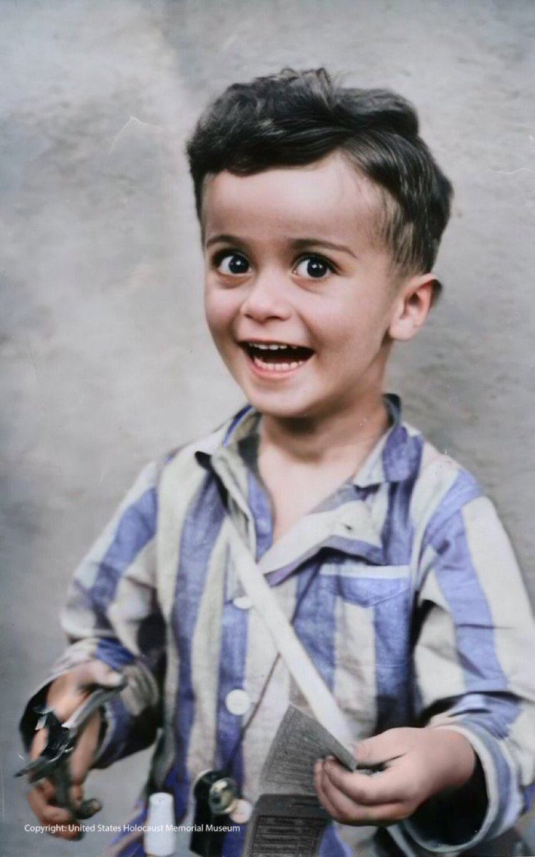 The harrowing story of the ‘smiling boy’ of Auschwitz
1/n
Istvan Reiner, aged 4, had his portrait photographed in 1944, smiling and in his striped uniform. Two weeks later, he died with his grandmother in the gas chamber.