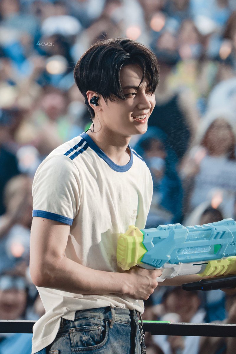BLUEJAYS_CO's tweet photo. 250706 | WTL SUMMER EDITION IN AJINOMOTO STADIUM D2

You did well today, our Park Jongseong!
 🐈‍⬛💚

#엔하이픈 #엔하이픈_제이 #제이 #ジェイ #JAY #엔하이픈 @ENHYPEN @ENHYPEN_members https://t.co/s8xBmmeblA