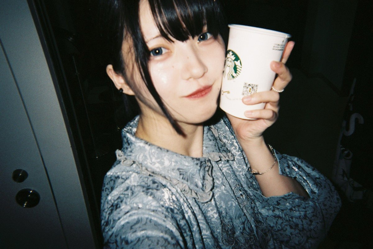yuki_kkuma's tweet photo. だいすきなひと(っ ̫ -⸝⸝˘)💍

（去年からちょっとずつ撮っていた写ルンですを現像してきました📷)

#写ルンです
#きっと大切だった 
#湊ゆきの https://t.co/KohV7sNibn