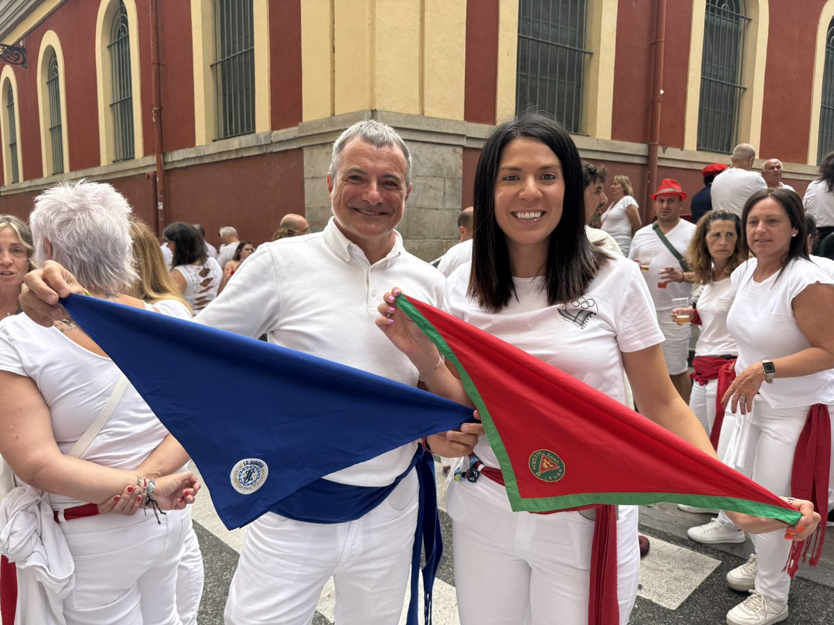 🔻 Hemen daude! Gora Iruñea! Gora San Fermín! Gora zuek!

♥️ ¡Por unas fiestas en igualdad, convivencia y respeto!

Jai zoriontsuak!

#SanFermin #Jaiak