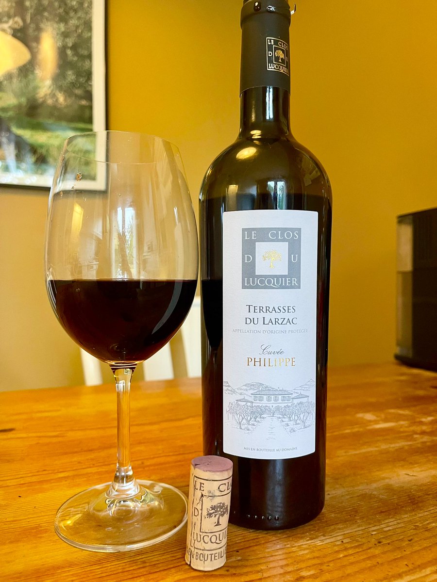 #SundayLunch #Meatloaf #ApricotCompote #Potatoes
Prayers for the families of the victims in Texas! Mother Nature can be very cruel!
A little rain, clouded, 21°C.
Rustic lunch: meatloaf, apricot compote, potatoes. 
Very good Mediterranean blend in this Terraces du Larzac!
87-89