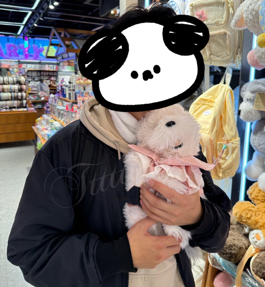 让我们来祝这个小狗狗生日快乐😚