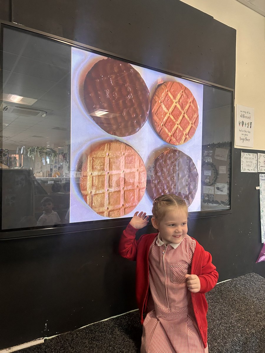 PCPNursery's tweet image. Maths talk! #pcpmaths 🍪 🍪🍪🍪