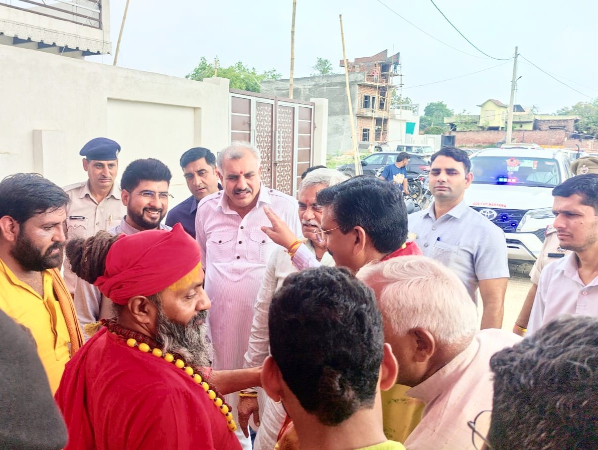 Naresh Kamal BJP (नरेश कमल बीजेपी) (@nareshkamal9) on Twitter photo आज कवीश्वर धाम रोहतक में आयोजित कार्यक्रम में बतौर मुख्य अतिथि के रूप में शामिल बड़े भाई कैबिनेट मंत्री हरियाणा सरकार श्री कृष्ण बेदी @krishanbedi जी का गर्मजोशी से स्वागत किया गया। <a href="/narendramodi/">Narendra Modi</a> <a href="/NareshKamal9/">Naresh Kamal BJP (नरेश कमल बीजेपी)</a> आज कवीश्वर धाम रोहतक में आयोजित कार्यक्रम में बतौर मुख्य अतिथि के रूप में शामिल बड़े भाई कैबिनेट मंत्री हरियाणा सरकार श्री कृष्ण बेदी @krishanbedi जी का गर्मजोशी से स्वागत किया गया। <a href="/narendramodi/">Narendra Modi</a> <a href="/NareshKamal9/">Naresh Kamal BJP (नरेश कमल बीजेपी)</a>
