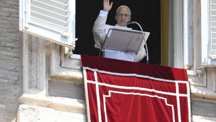 Exaudi_Notizie's tweet photo. Sei un cristiano “a tempo perso” o autentico? 🤔
Papa Leone XIV ci lancia un messaggio forte: abbiamo bisogno di una fede vera e coerente!
Nel suo recente Angelus ci invita a riflettere sull’importanza di vivere il Vangelo senza compromessi, andando oltre la superficialità. 🙏 https://t.co/PF8mWHCoi5