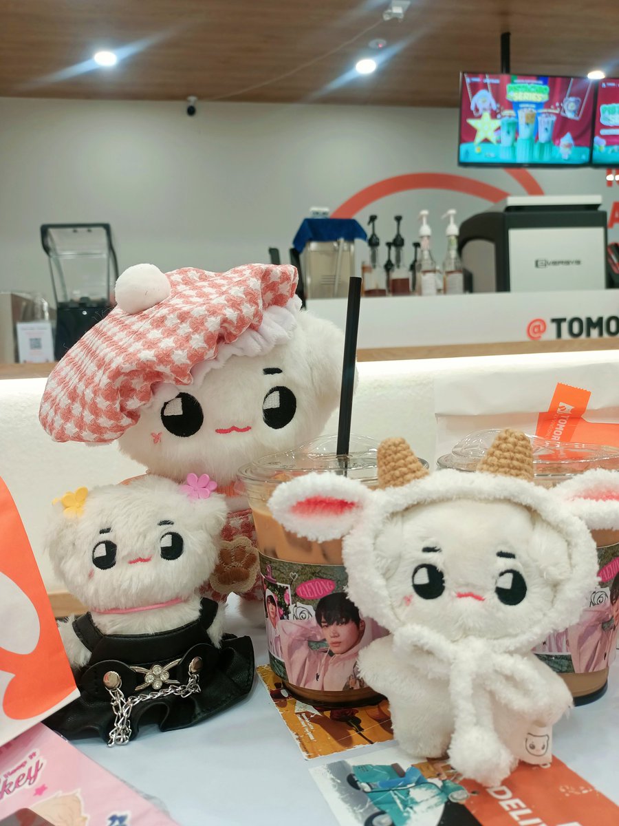 dazzletyong's tweet photo. Hari inii hunting photo frame Taeyong birthday lanjut ke birthday cafe event bareng @peluktaeyong ๐๐ฉท
#TAEYONG30thChapter
#ํ์ฉ์ด์31๋ฒ์งธํญํด
#TAEYONG #ํ์ฉ
#PathOfReturn https://t.co/uMEJzCGl4k