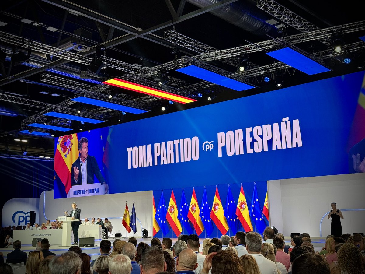 Brillante cierre del #21CongresoNacionalPP a cargo de Alberto Núñez Feijoo. 

El acto fundacional de un nuevo tiempo. Vamos a demostrar que España tiene solución.