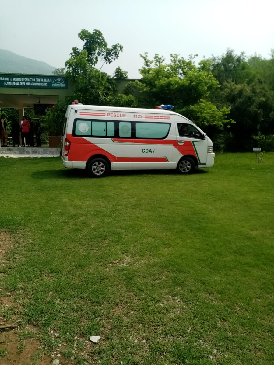 WildlifeBoard's tweet image. Visitor rescued! Park Rangers successfully rescue  visitor on Trail 5, MHNP, and shift him to Medical Care Center for medical attention #RescueOperation #MHNP @ClimateChangePK