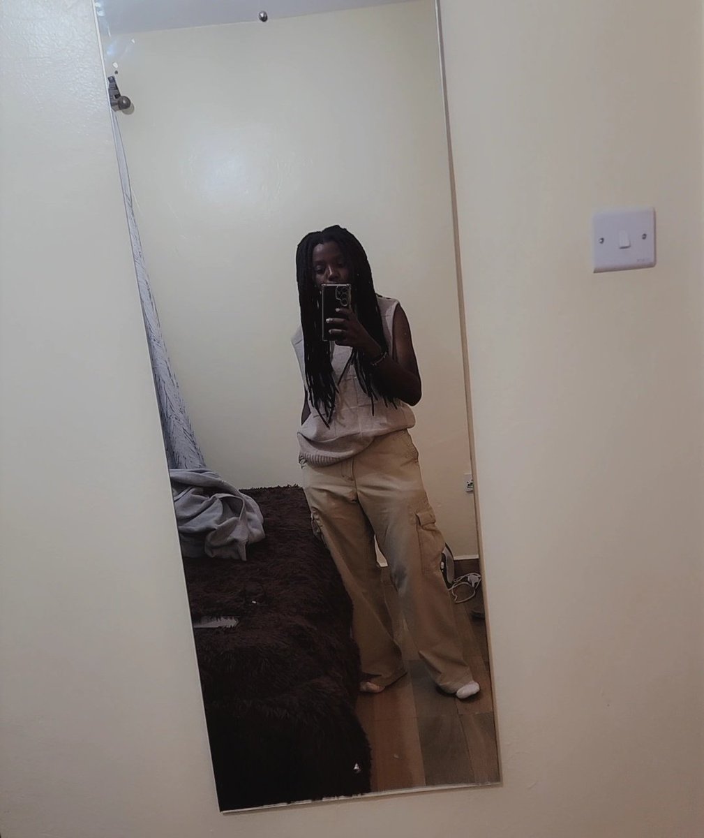 Last night, dressed for comfort🙃