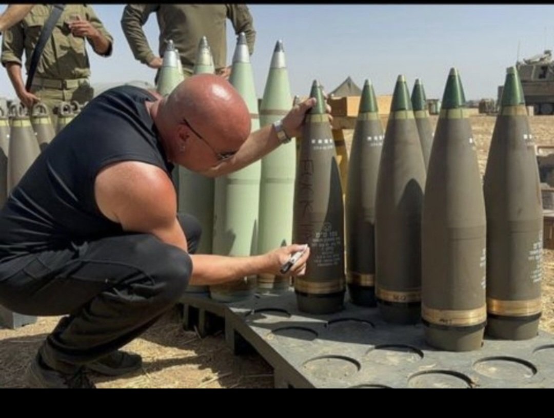 Balbriggan4Gaza's tweet image. Why hasn't this musician had his visas cancelled and banned from playing in Europe? David Draiman signing bombs that were used to kill children, men and women in Gaza. He has spoken out against @BobbyVylan for Death to IDF. What a Fkd up world we live in. #FreePalestine