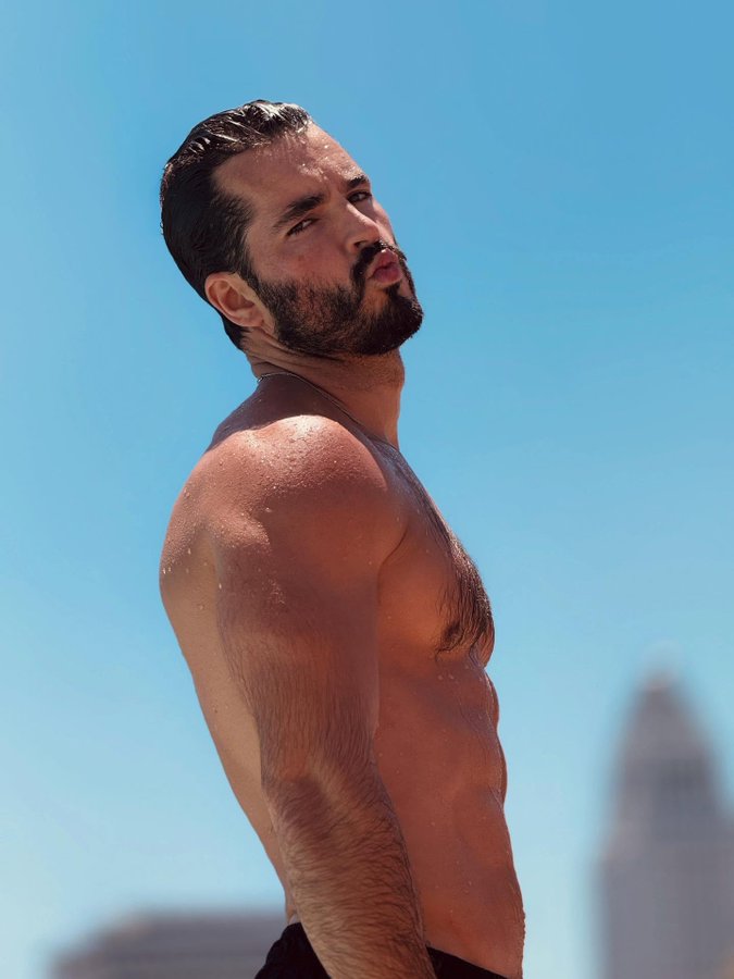 Ale (@alezozzone) on Twitter photo 