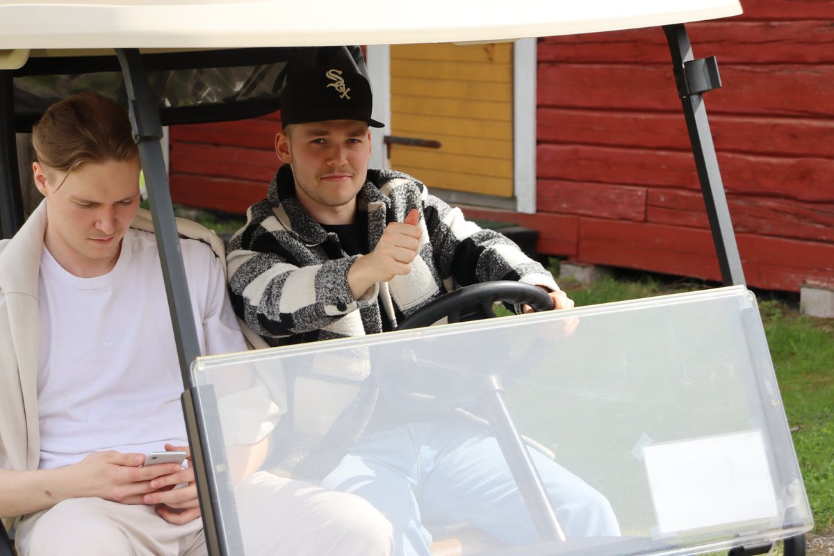 Heimonuotio palaa omatoimijaksoltaan yhden kesäjakson verran!

Jaksossa Jeremi Tammela kertailee kuulumisiaan Janin haastattelussa. Jakso on nauhoitettu ennen juhannusta.

Mukavaa kesää heimolaiset!

#jukurit #liiga

Jaksoon:

open.spotify.com/episode/4ZkBOb…