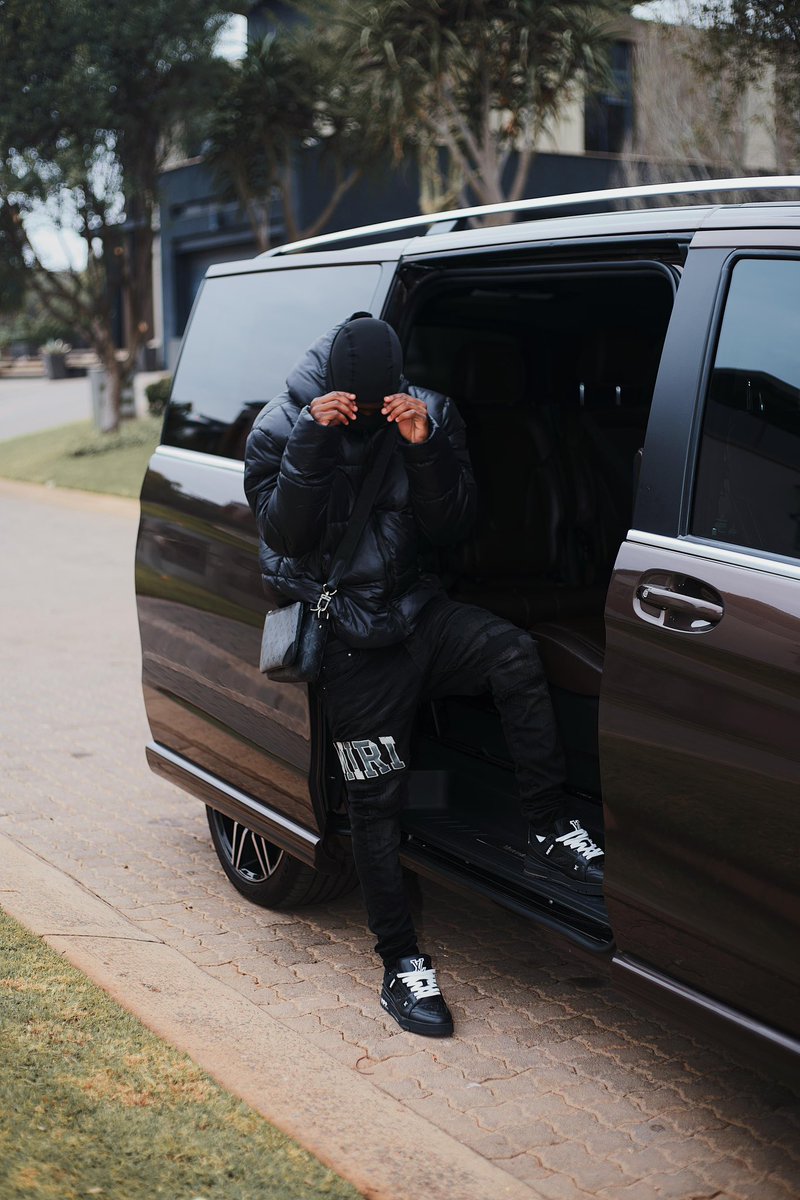 real_royalmusiq's tweet photo. Been lowkey but never low value… Stay Tapped in. https://t.co/Jcwp0tZUwt