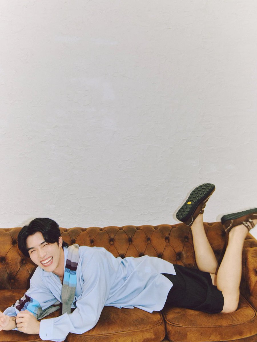 teddybxxm's tweet photo. 🦮🐈‍⬛ Thank you Men’s Non-no magazine for a special interview with SmartBoom✨

#TopFormTheSeries
ᯓ✦∘˙ #RVW ࣪⋆ 🧸ྀི ˚ https://t.co/y7hje9cEz7