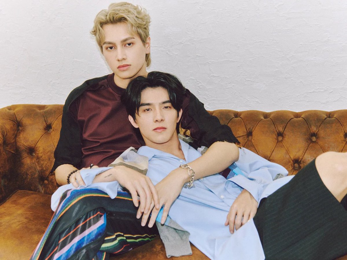teddybxxm's tweet photo. 🦮🐈‍⬛ Thank you Men’s Non-no magazine for a special interview with SmartBoom✨

#TopFormTheSeries
ᯓ✦∘˙ #RVW ࣪⋆ 🧸ྀི ˚ https://t.co/y7hje9cEz7