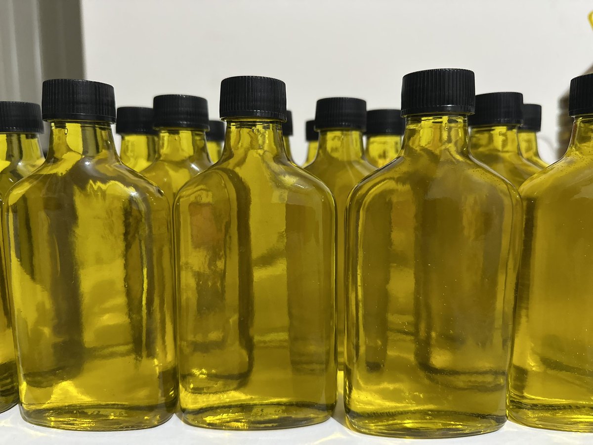 Dolumunu yaptığım her şişe 
Mikro dalda fırında 150 derecede 4 dakika bekletilip steril edilmektedir