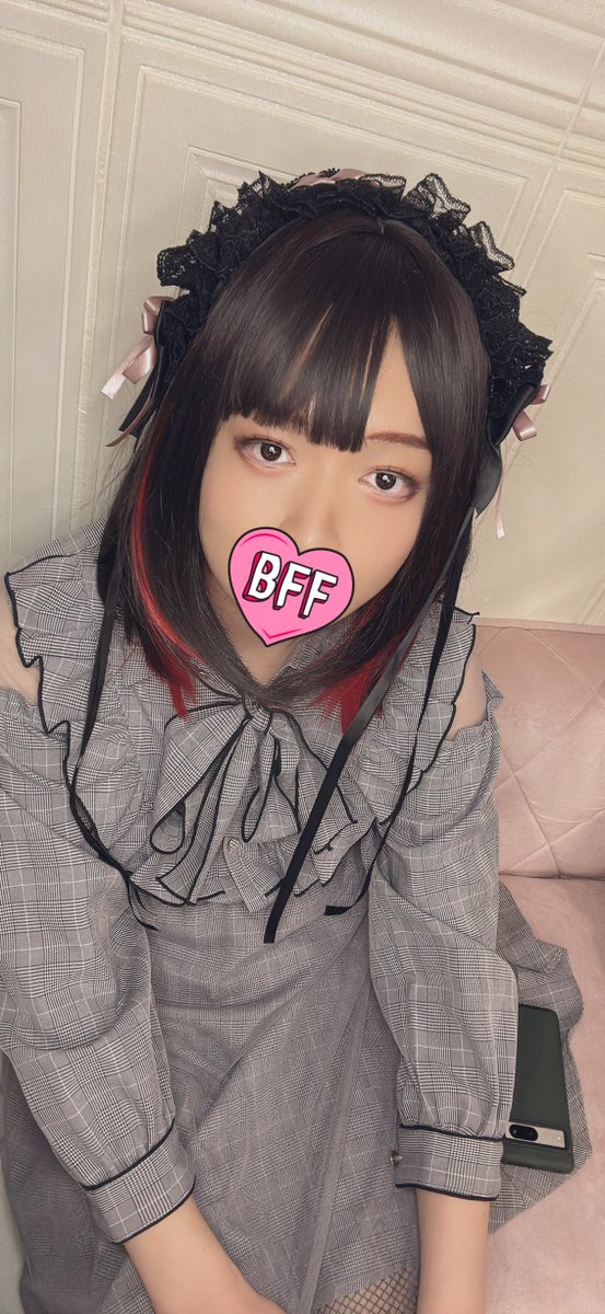 前回の参加時おじさん達の相手がキツかったとの事だったので今回は若い女装男子と遊んで中和したくて来たキミヘ
「👦その辺に歩いているようなおじさん達とのプレイは3ヶ月ほどモヤモヤしました」そう話すキミの目は今回の会でキラキラに変わった。
