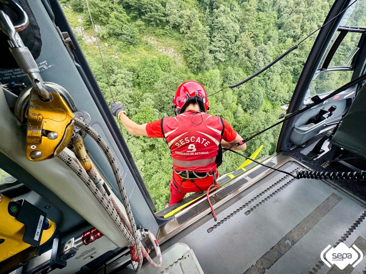 Rescatada ilesa una peregrina que se desorientó haciendo el Camino de San Salvador en Lena.