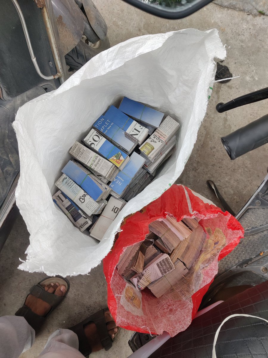 ShivaCh66123001's tweet image. Theatre permission teeskuna 🏟️✅💥🗞️...
#MSDhoniTheUntoldStory #MSDhoni𓃵 #sudarshan35mm