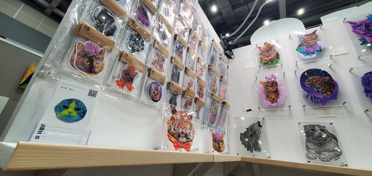 Tkahiiiiiiiiii's tweet image. デザフェス61にて
西浦康太さん(@kota_nishiura)ブースにて今回は、ドローイング作品が、印象深かったのでその作品のステッカーを購入しました。TVがブラウン管テレビなのが何とも(^^)v
#デザフェス61
#デザフェス戦利品