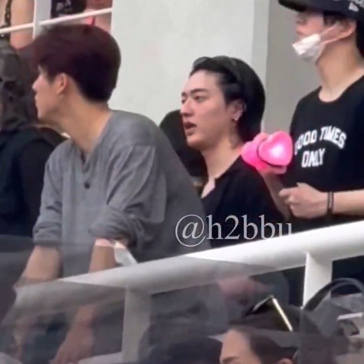 รุจองเก่งอะ ตอนแรกก็ยืนคนละฝั่งเลย แล้วตอนนี้คือ 🤧😬