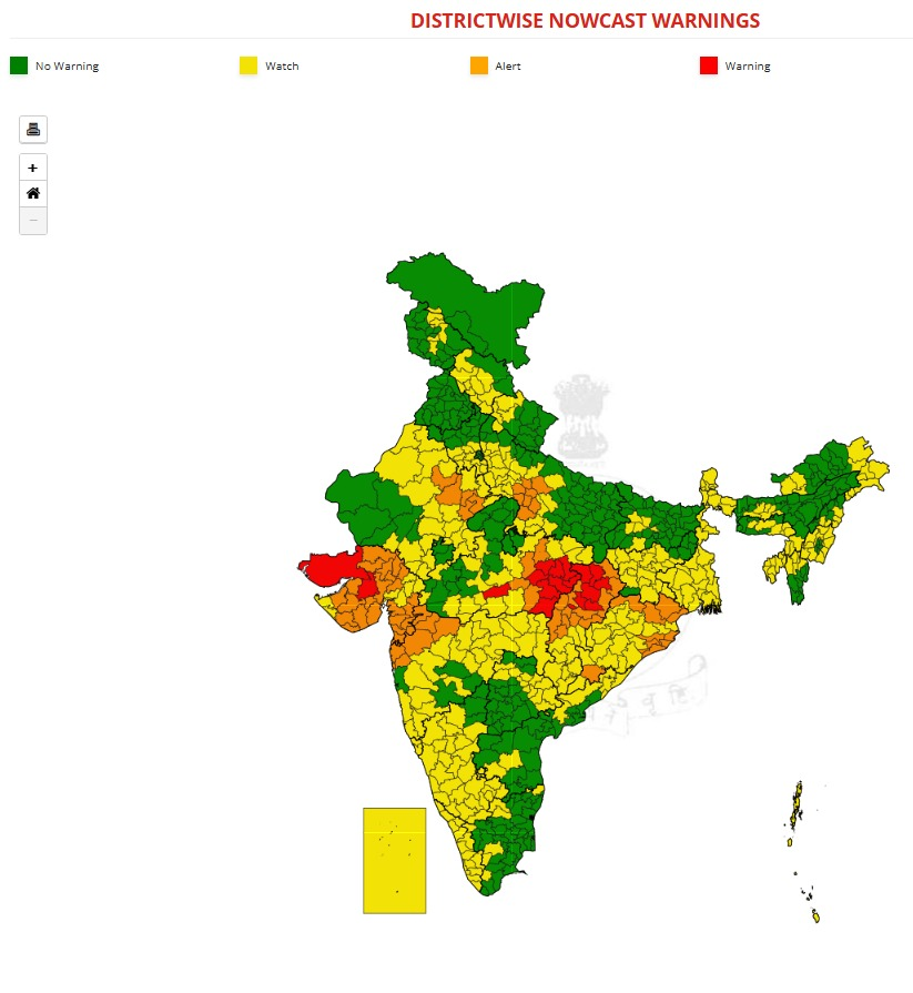 Indiametdept's tweet photo. Red warnings for heavy rainfall are in place for next 3 hours over Saurashtra &amp; Kutch, east Madhya Pradesh and North Chhattisgarh. @moesgoi @ndmaindia @airnewsalerts @DDNewslive https://t.co/NvvZTRmYil