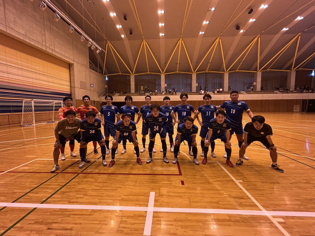 【フットサルTOP】
🏆CFL1 第6節
📅7月6日(日)
🆚LMAKE/LMK
🏟️大網白里アリーナ

第1P 4-0
第2P 1-2
TOTAL 5-2

得点者
榎×2、高桑、川﨑、鉾田

無敗継続で暫定首位をキープしています。
応援ありがとうございました！

#千葉県フットサルリーグ1部
#千葉SC
#千葉サッカークラブ