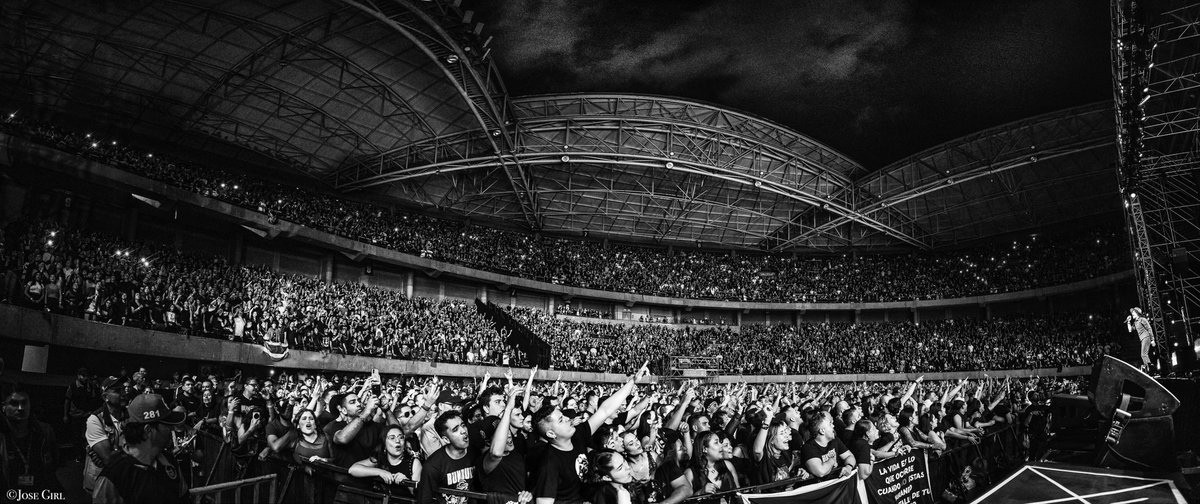 No hay palabras para expresar cómo nos recibieron en Medellín
Brutal!!
Muy agradecidos
Les queremos!

#Medellín
#Colombia
#SoldOut
#HuracanAmbulante25
#Bunbury
#CuentasPendientes

Foto by © <a href="/Jose_Girl/">Jose Girl</a>