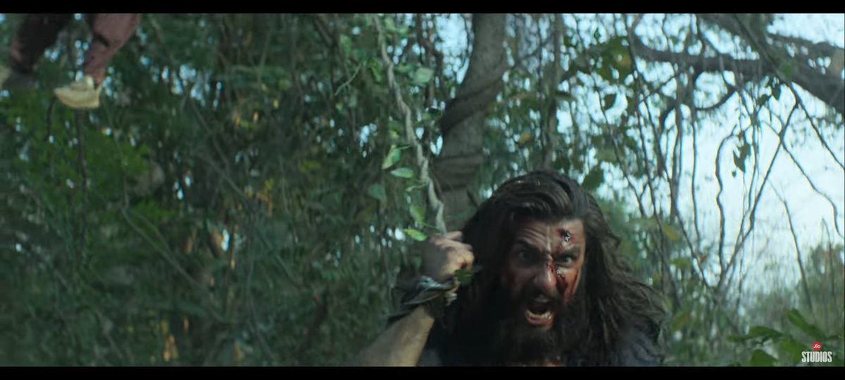 yagaa__'s tweet image. This performance just proves y Ranveer Singh is miles ahead of Ranbir Kapoor. No one in this generation touches his range. Been saying it, nd he’s proved it again. 400 Cr loading. 
#Dhurandhar