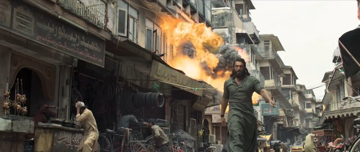 yagaa__'s tweet image. This performance just proves y Ranveer Singh is miles ahead of Ranbir Kapoor. No one in this generation touches his range. Been saying it, nd he’s proved it again. 400 Cr loading. 
#Dhurandhar