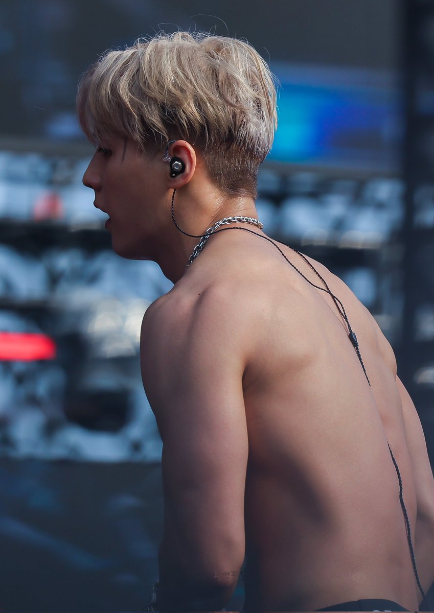 250705 워터밤

이민혁과 허타의 느낌차이
#비투비 #이민혁 #BTOB #HUTA #허타람찌 <a href="/btob2mh/">HUTA</a>