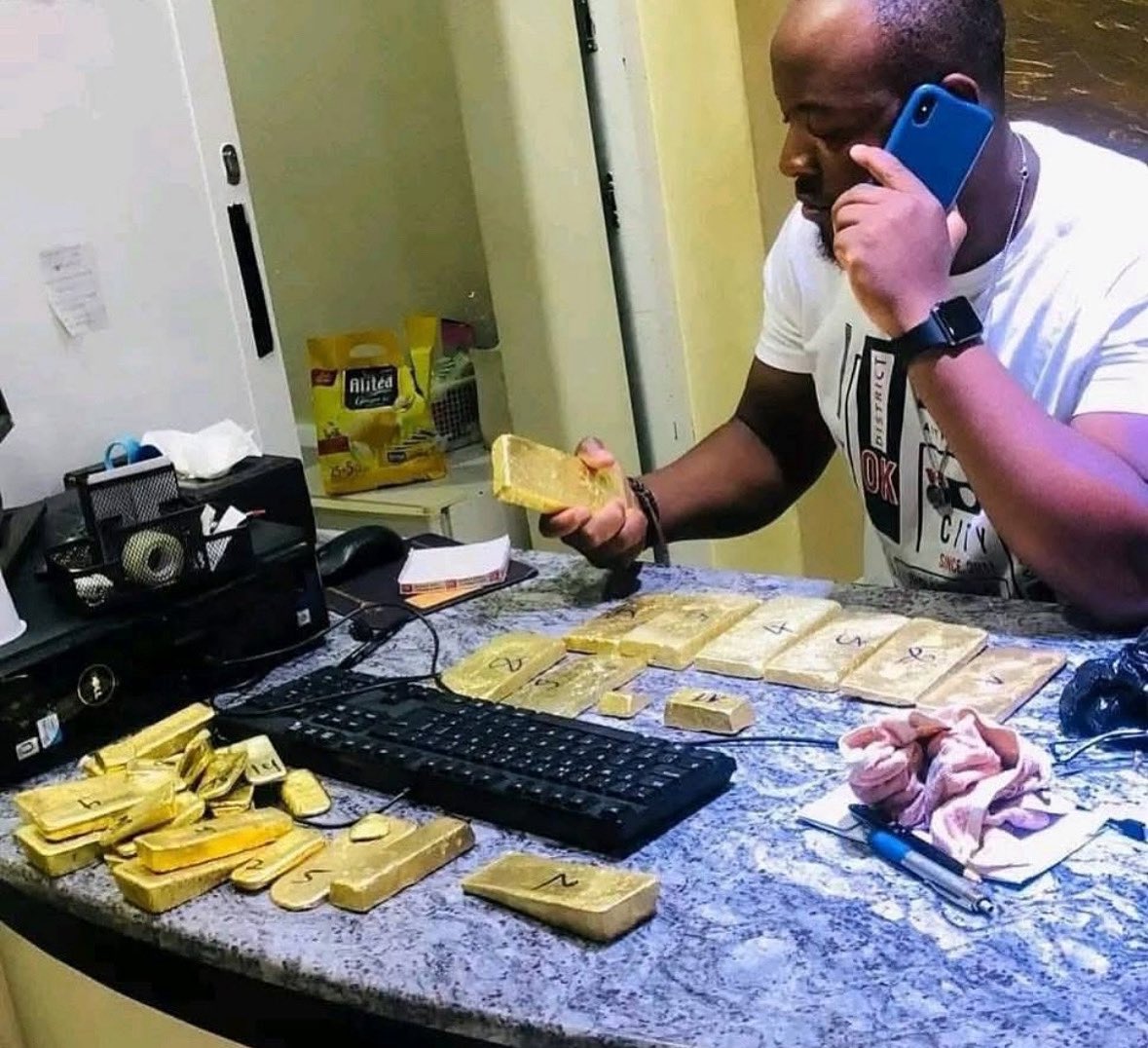 FrixGold's tweet image. Good day,
Let me introduce you to Frix Gold consultancy.
We deal in the gold mining field for investment and Vanilla in our storage facilities.
Martin Kibuka
Chief Admin
Frix Gold consultancy 
Phone: +256708350968
Email: gumkvn@gmail.com
Website: frixgoldconsultancy.org.za