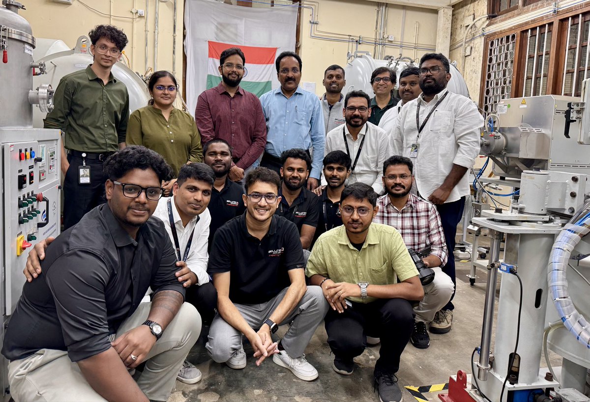 Visited Bellatrix Aerospace #BellatrixAero at their test facility in IISc, 
#iiscbangalore today. They showcased a successful vacuum firing of their ARKA-100, a 100 W electric thruster and a 1N green propellant thruster RUDRA based on HAN.
Both systems are fully developed