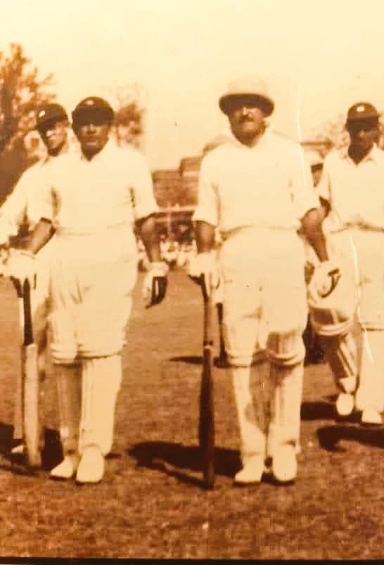 The Vintage Sola Topi 🎩

The Sola Topi was first made in #India in the 1800s. It became synonymous with the British Raj in India.
It was used as a helmet by the cricketers in the 1940's &amp; 50's. 
Vijay Hazare &amp; Vijay Merchant used to wear. 🏏
#INDvsENG #INDvsENGTest