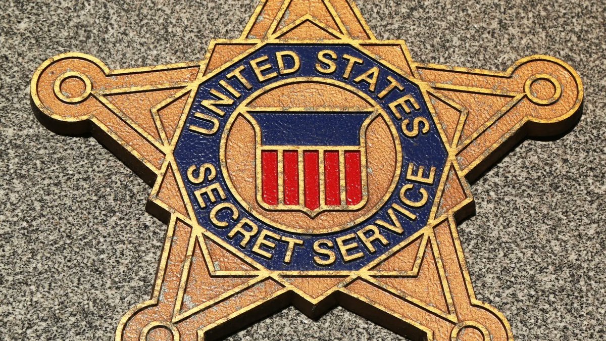 MastrXYZ's tweet photo. ๐จ The U.S. Secret Service just recovered nearly $400M in stolen crypto and launched a global crackdown on scams.
Sounds good โ but we've heard that before.
Letโs see if they walk the talk this time.
Maybe start with the scammer-in-chief? ๐ง๐ https://t.co/rw8dcKXfew