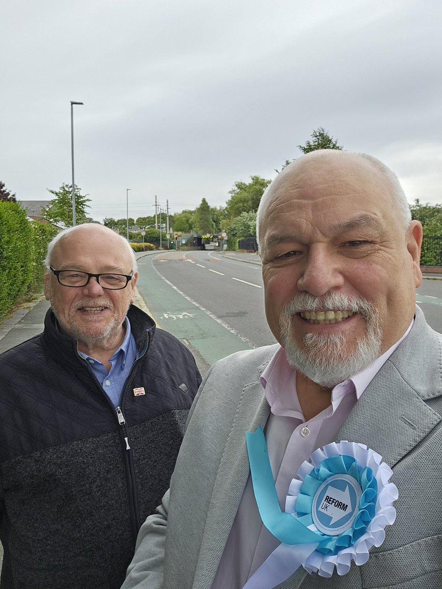 Knocking on residents doors with my Agent Roy Daley in Dallam Warrington. Traditionally a strong Labour area, we were warmly received and 95% spoken to, want urgent change to Reform UK <a href="/UKRefWarrington/">Reform UK Warrington Branch</a>