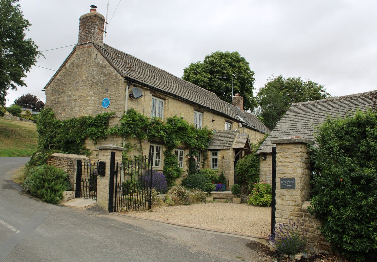 An Oxfordshire blue plaque to the antiquarian and stonemason John Kibble was unveiled at Finstock yesterday (5 July 2025): oxonblueplaques.org.uk/plaques/kibble…